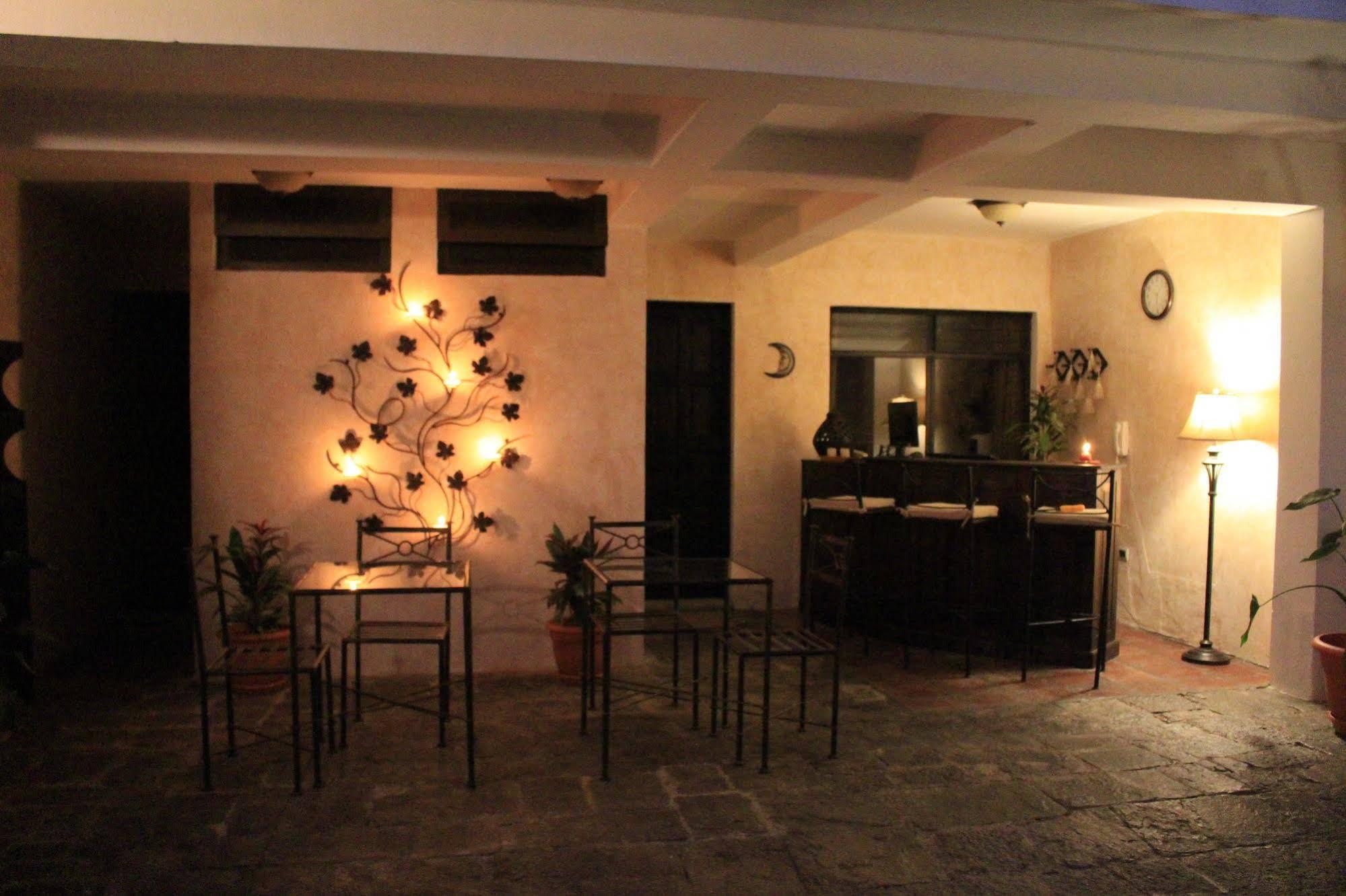 Hotel Posada De La Luna أنتيغوا غواتيمالا المظهر الخارجي الصورة